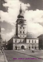 Žatec-náměstí Velké říjnové revoluce-radnice