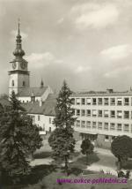 Třebíč-Budova ONV a kostel