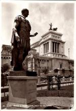 Roma - Statua di Giulio Cesare