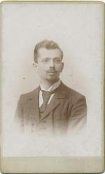Kabinetka - muž