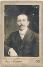 Kabinetka - muž