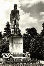 Holice - pomník Emila Holuba 