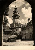 Český Krumlov - nádvoří se zámeckou věží 
